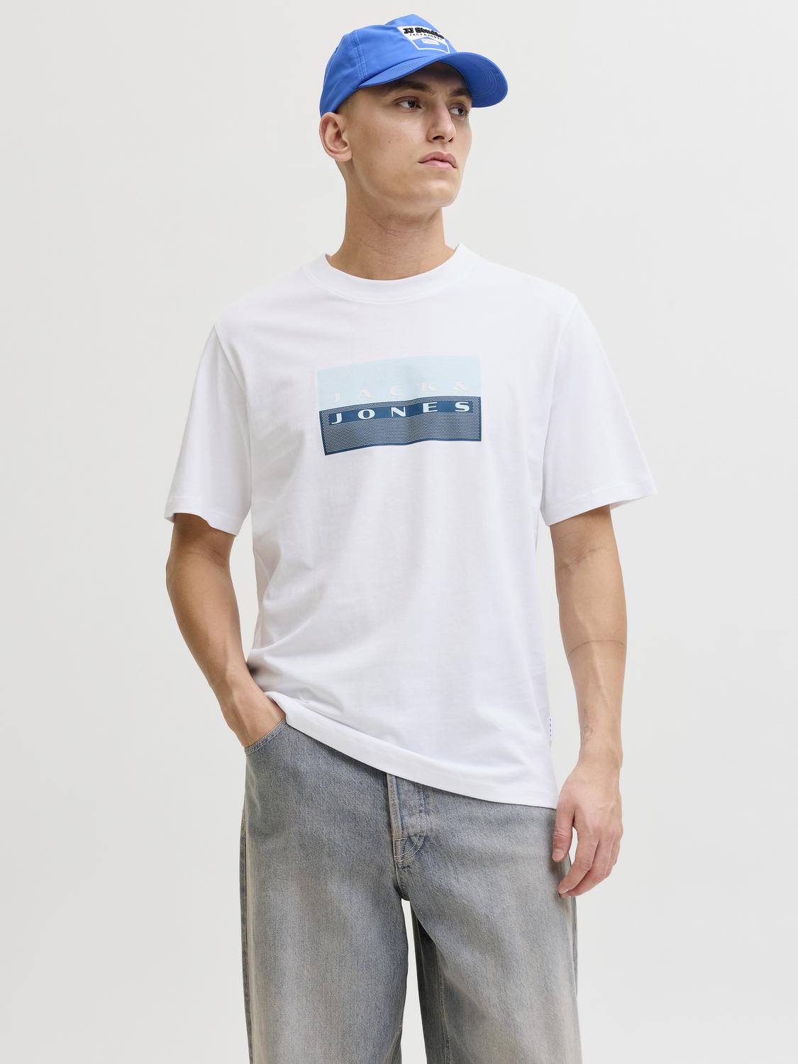 model_shot-front